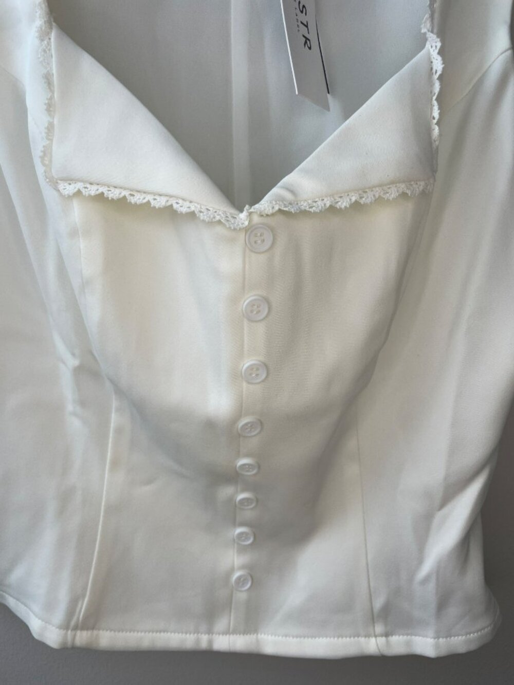 ASTR The Label Off-White Button-Front Lace Trim Blouse Women's Sz XS DEFECT NWT - Picture 3 of 8